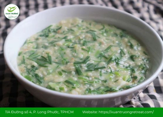 Cháo lá hẹ thơm ngon giúp bé giảm ho, ăn ngon hơn