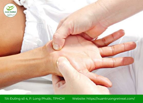 Kích hoạt huyệt đạo giúp cân bằng năng lượng và giảm đau hiệu quả