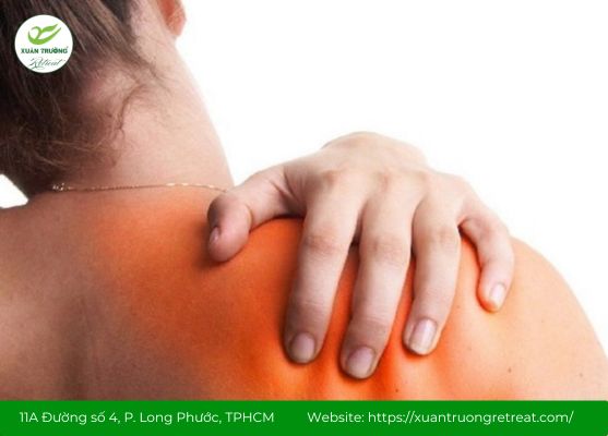 Huyệt Bỉnh Phong giúp giảm đau vai gáy, lưu thông khí huyết