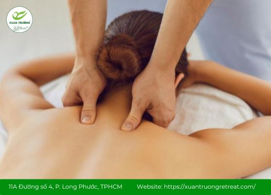 Ấn huyệt đúng cách giúp thư giãn cơ cổ vai, giảm đau nhanh chóng