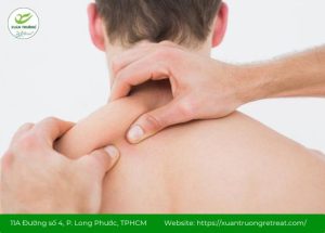 Tự xoa bóp chữa đau vai gáy